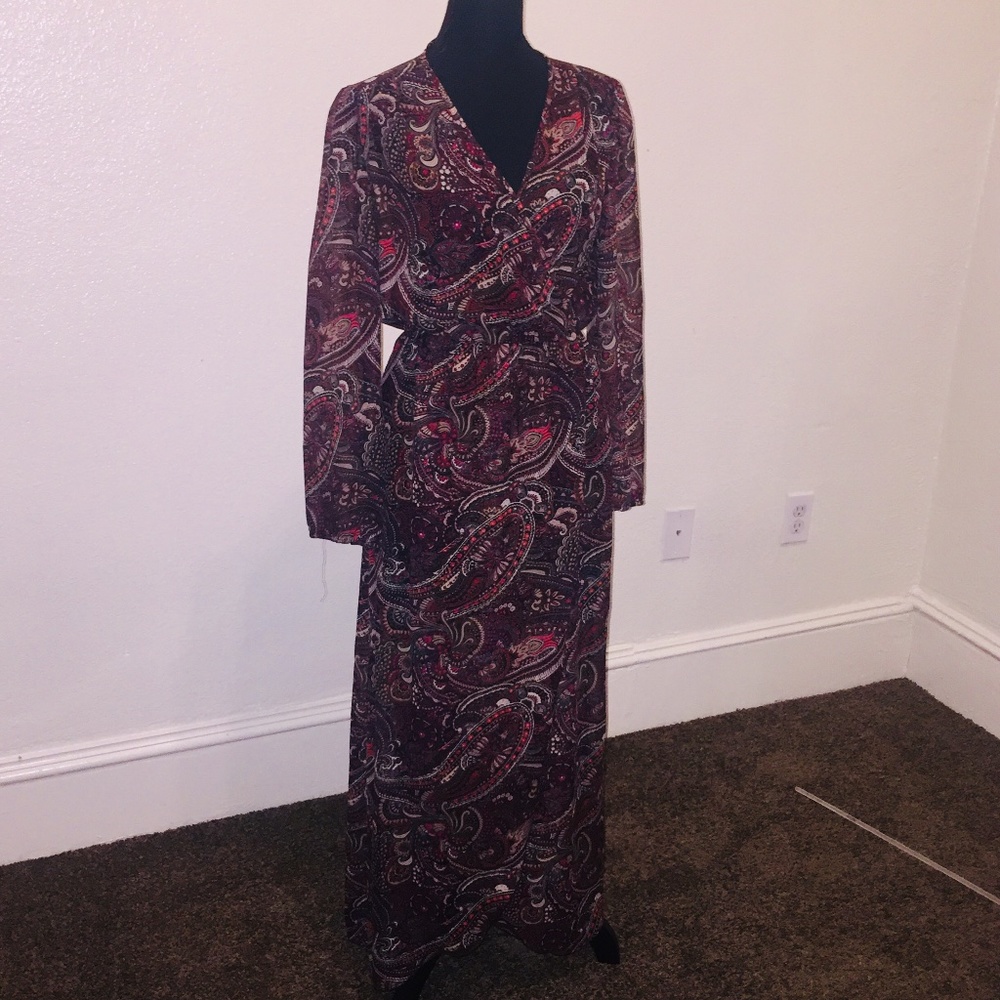 Burgundy V-neck full wrap sheer paisley print maxi dress